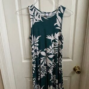 Old Navy Green and White Leaf Print Maxi Dress